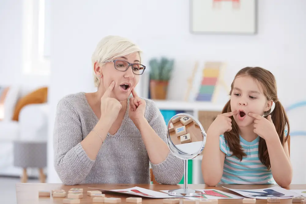 Proper-articulation-therapy-for-girl-learning-to-speak