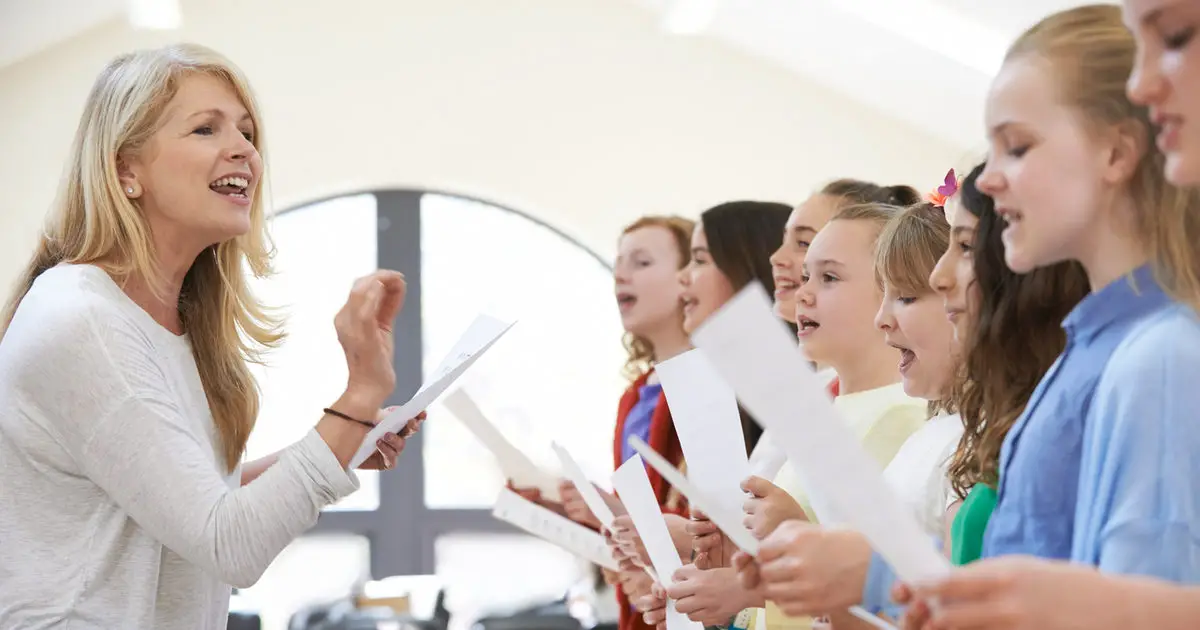 teaching-kids-to-sing-choir-1-1200x630